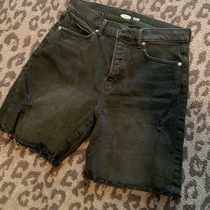 Black Old Navy shorts